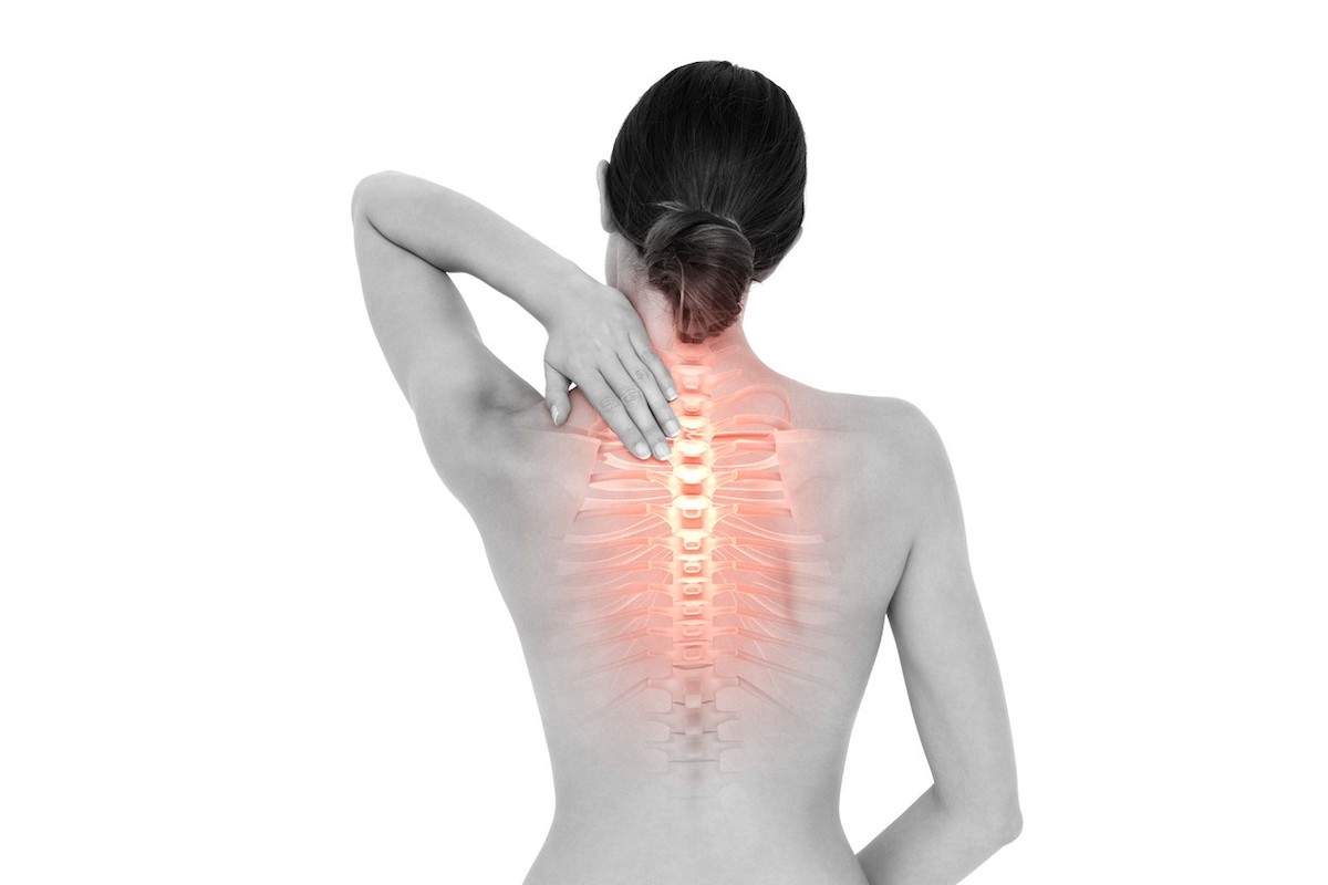 Боль в спине чаще наблюдается при поражении позвоночного столба, хотя иногда провоцируется геморроем